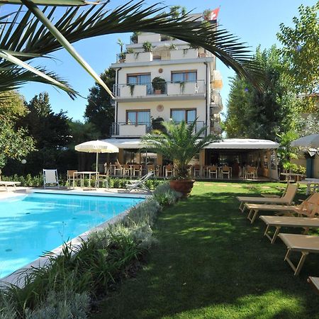 Hotel Bacco Lido di Camaiore Exterior photo