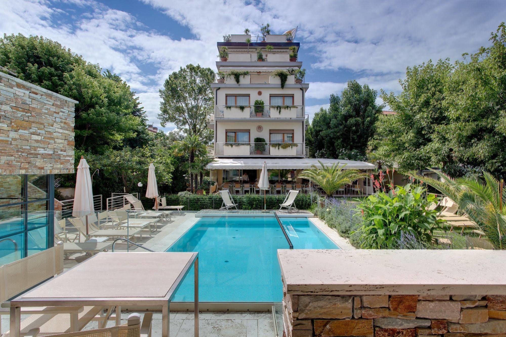 Hotel Bacco Lido di Camaiore Exterior photo